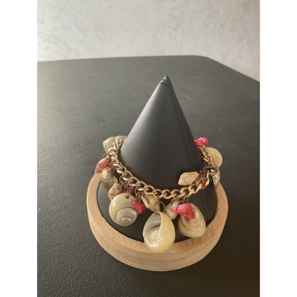 Vintage Seashell Charm Bracelet For Women With Assorted Shells & Gold-Tone Chain - Picture 5 of 5